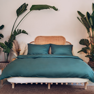 Kerosene satin bed linen made of organic cotton