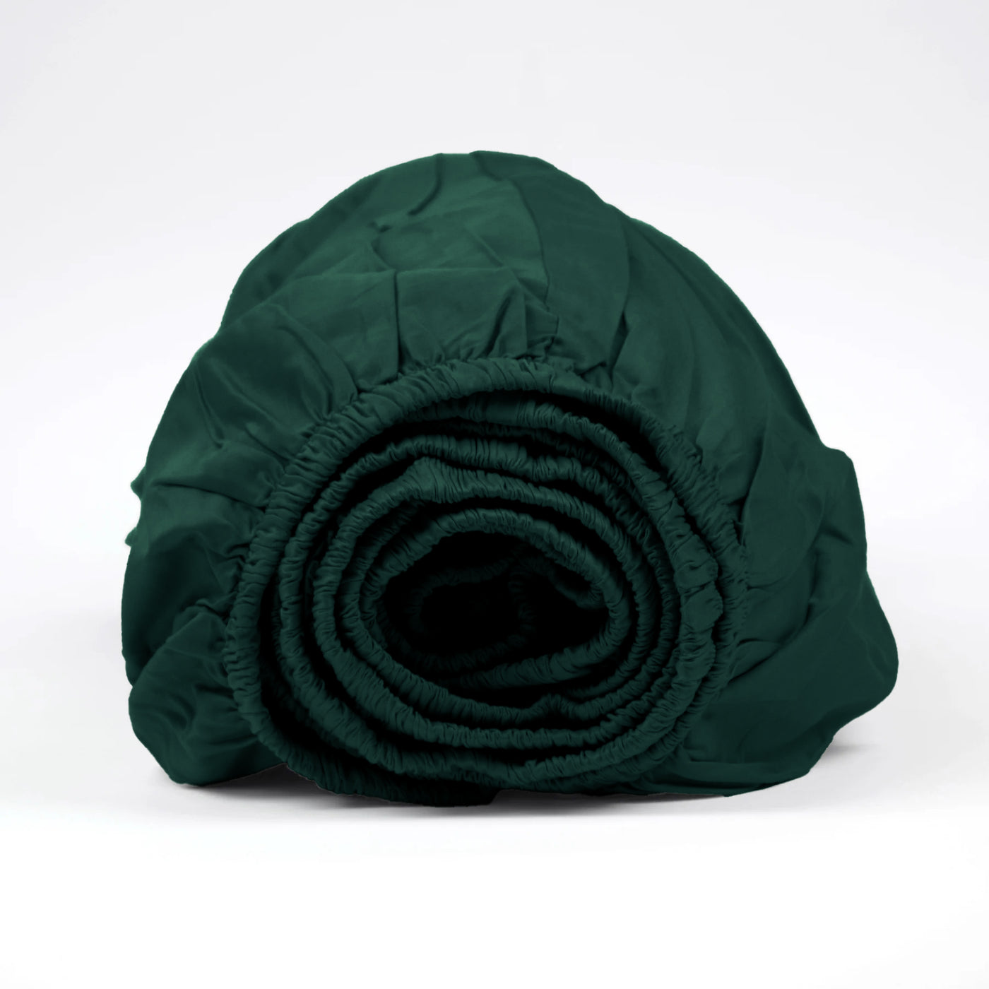 Smaragdově zelené saténové prostěradlo z bio bavlny s gumou