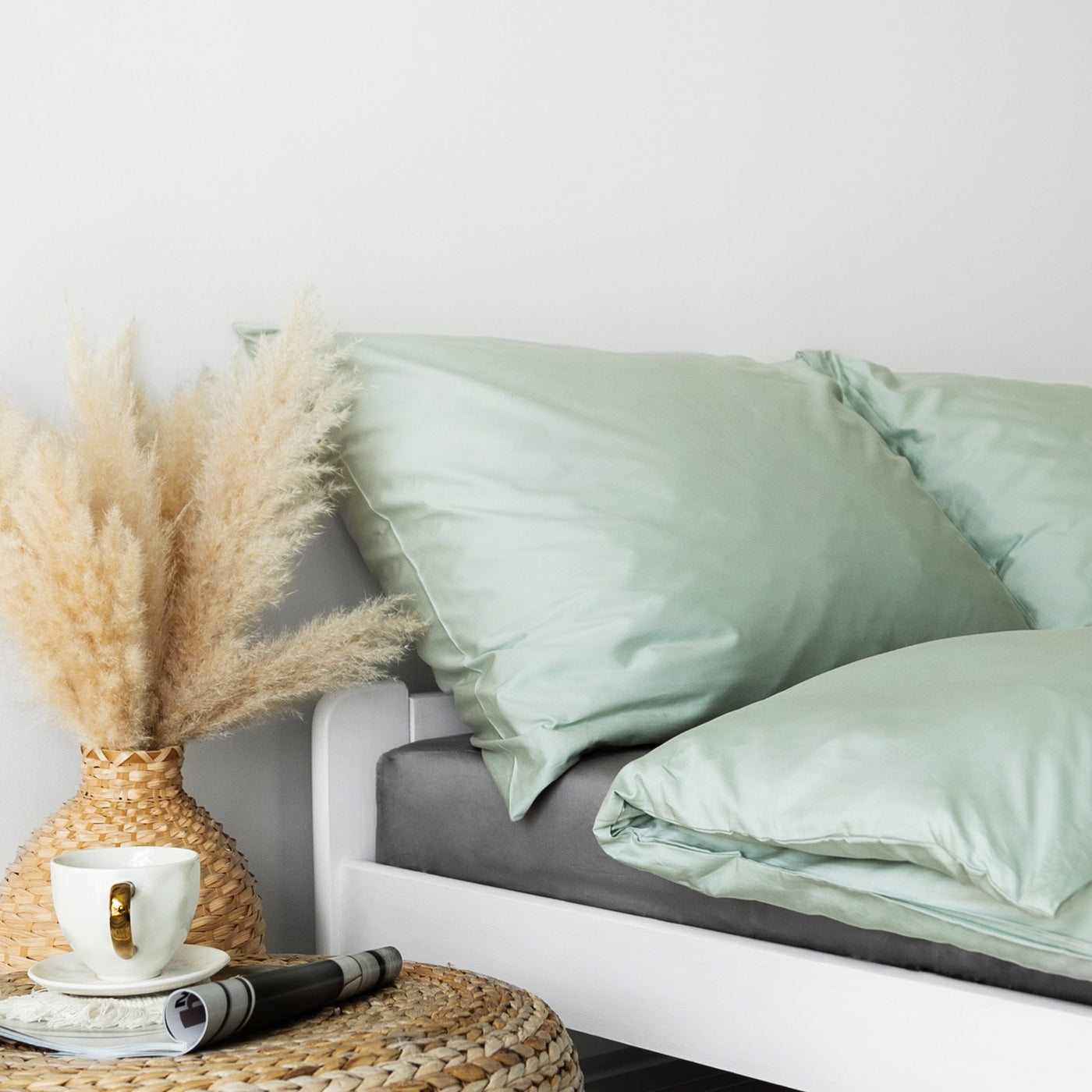 Stone gray organic cotton satin sheet with elastic
