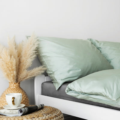 Stone gray organic cotton satin sheet with elastic