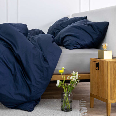 Stone gray organic cotton satin sheet with elastic
