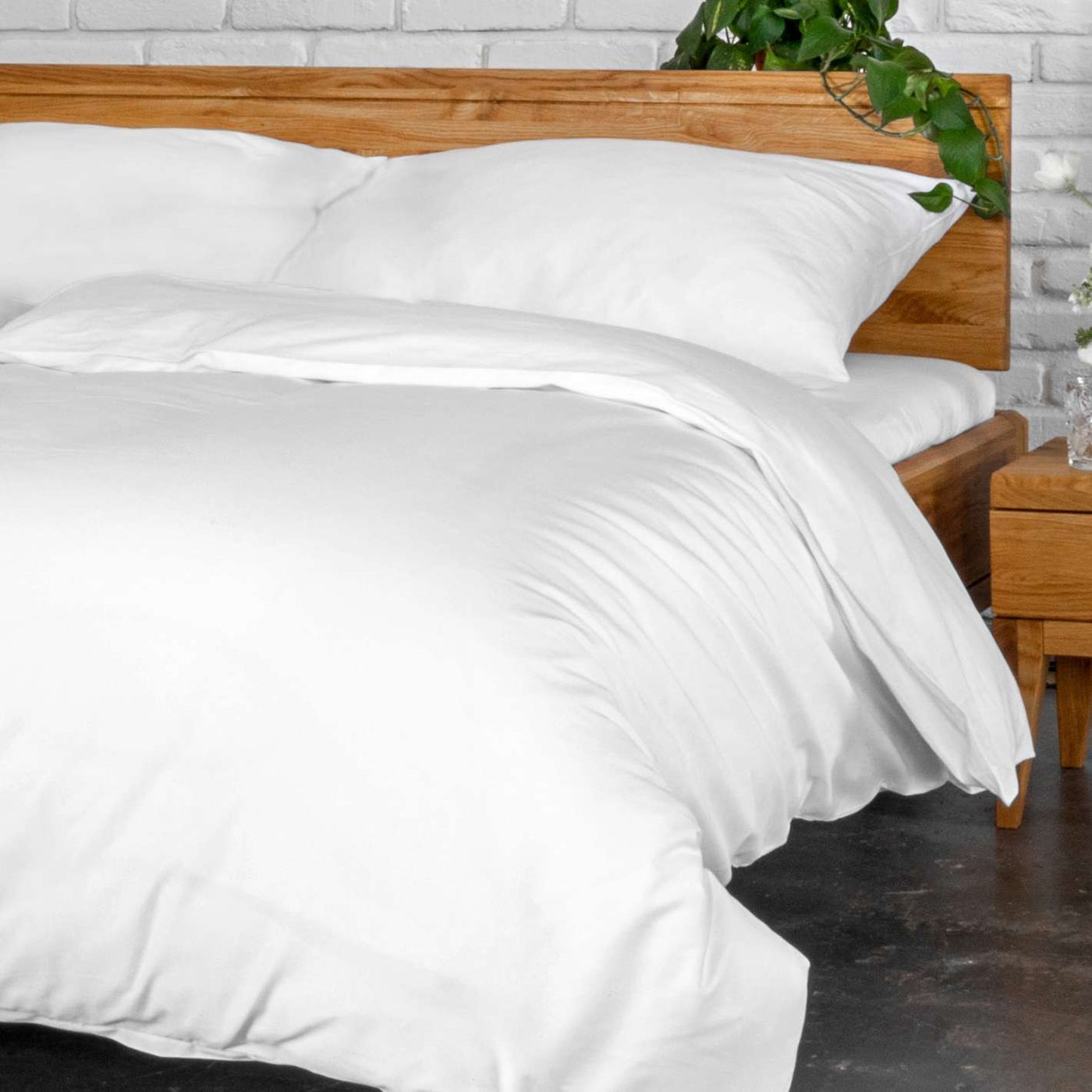 Bright white organic cotton satin sheets